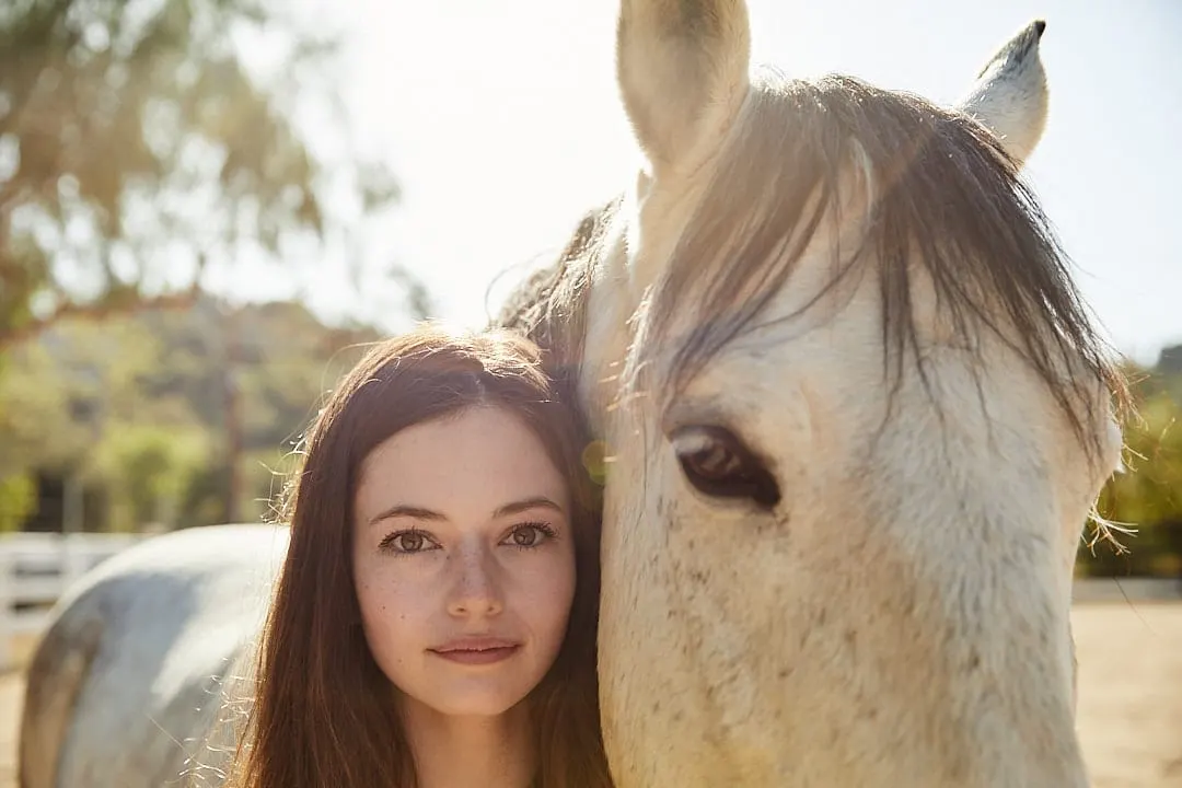 Mackenzie Foy and Ghost