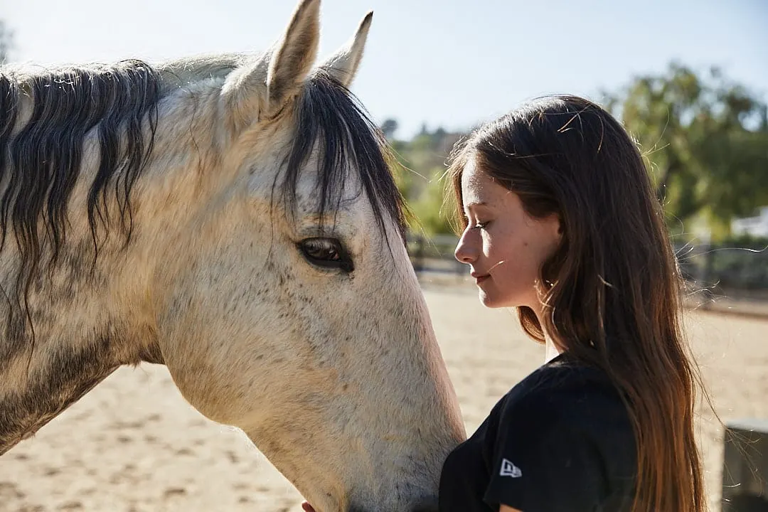 Mackenzie Foy and Ghost
